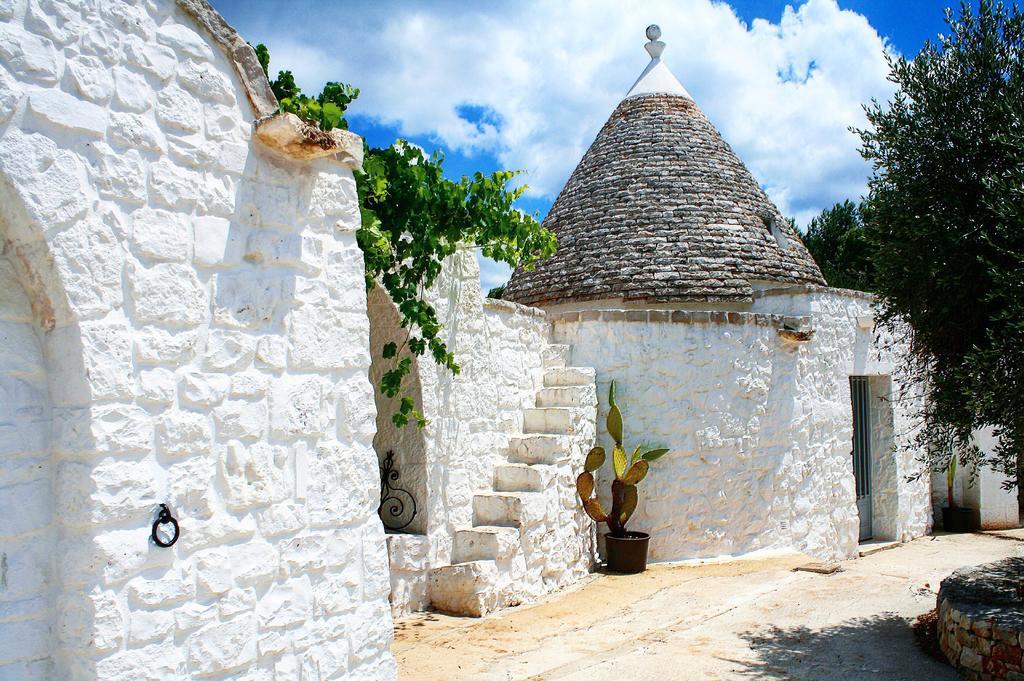 Вилла Trullo Picchiagiuda Остуни Экстерьер фото